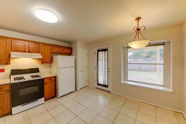 Building Photo - 910 Port Daniel Dr