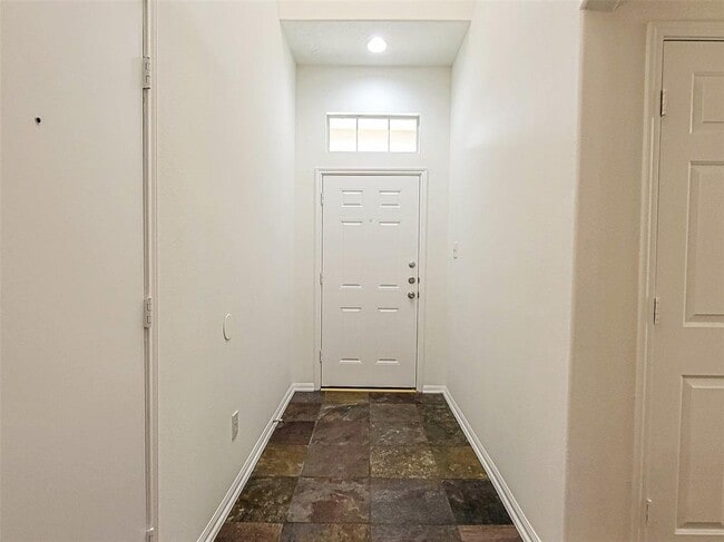 Building Photo - 226 Fairwind Trail Dr