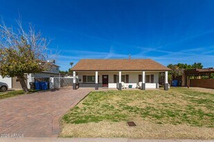 Building Photo - 722 E McLellan Blvd