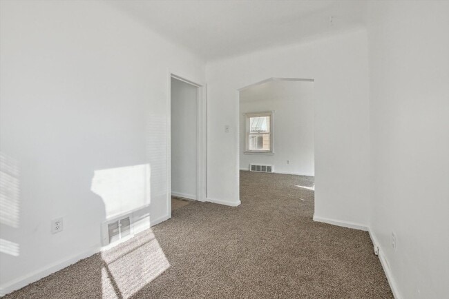 Building Photo - $1095 3 bedroom bungalow