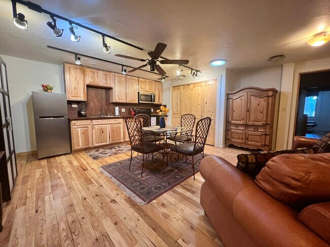 Primary Photo - 3575 N Brookside Ln
