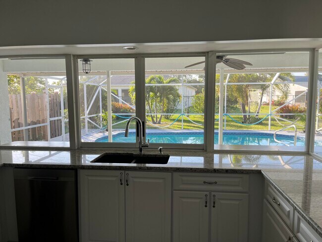 Building Photo - 1911 SE Gaskins Cir