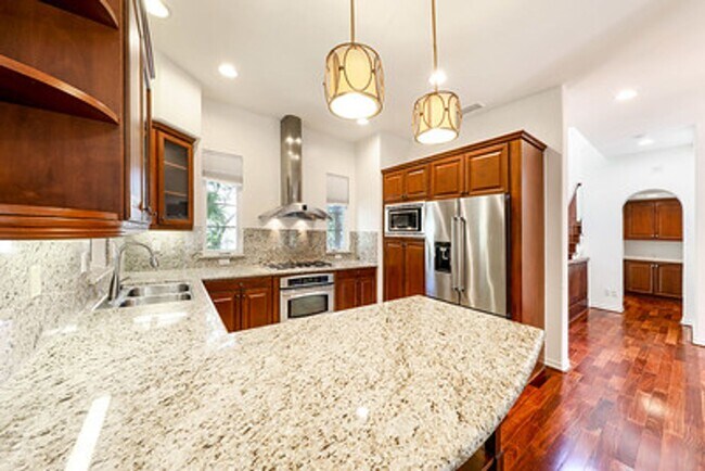 Building Photo - Three bedroom located in Newport Coast com...