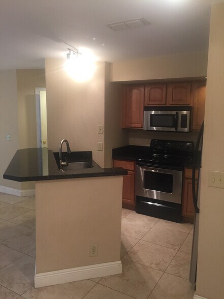 Building Photo - 3410 Pinewalk Dr N