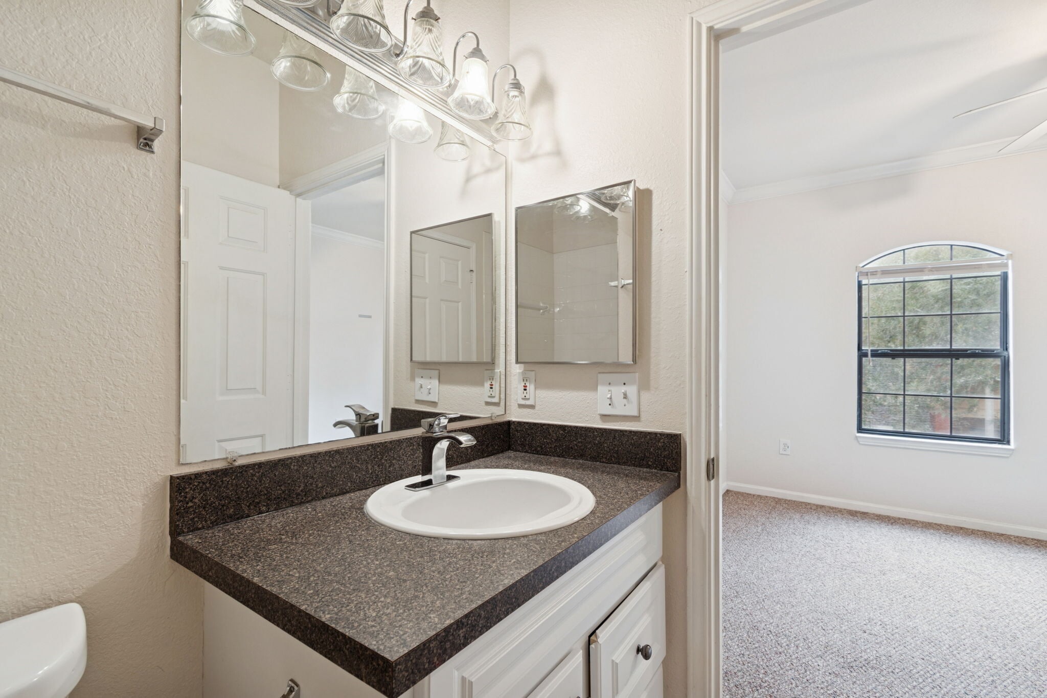 Ensuite Bath 2nd bedroom - 2151 Chianti Pl