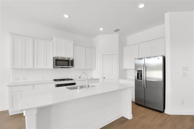 Building Photo - 1504 Adams Dr