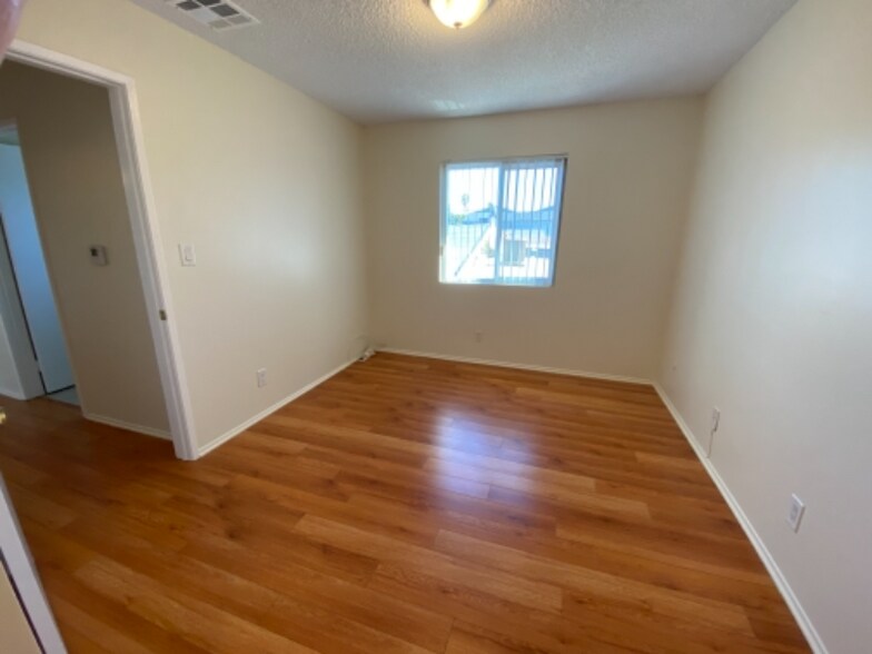 Building Photo - 606 S Everett St