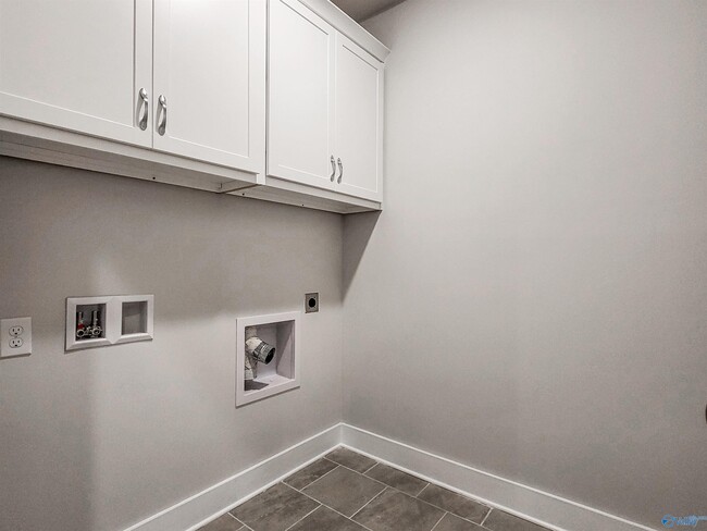 Building Photo - 155 Rugby Dr