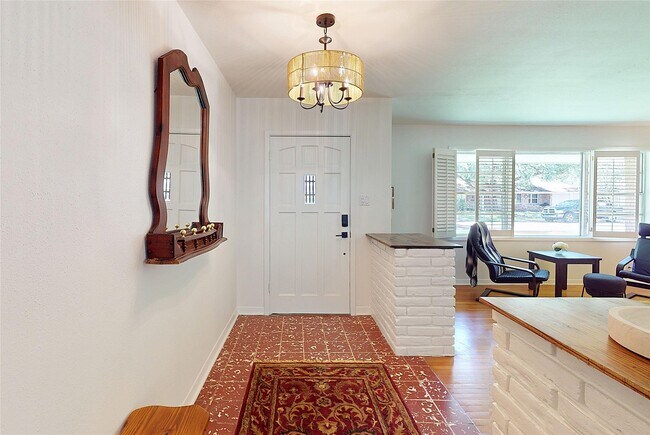 Building Photo - 4826 Waynesboro Dr