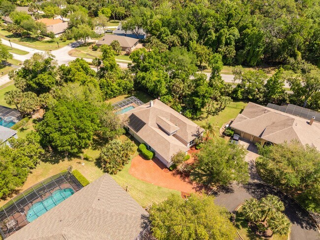 Building Photo - Spacious 4 Bedroom Pool Home in Ormond Lakes