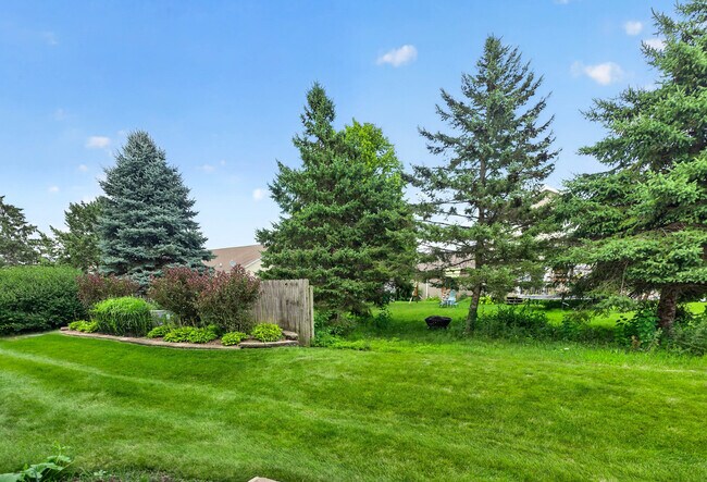 Building Photo - 1110 Rose Dr