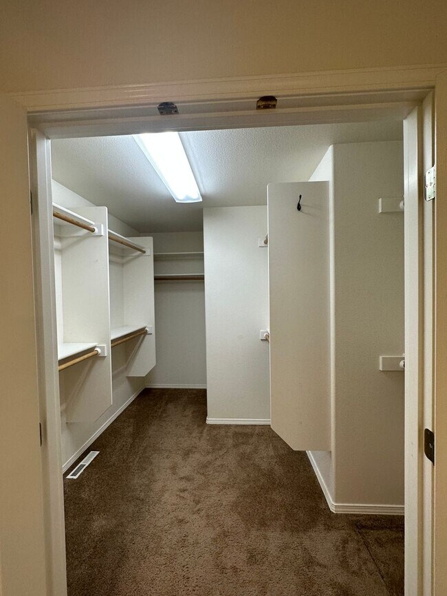 Building Photo - 1642 Diamond Peak Ct NW