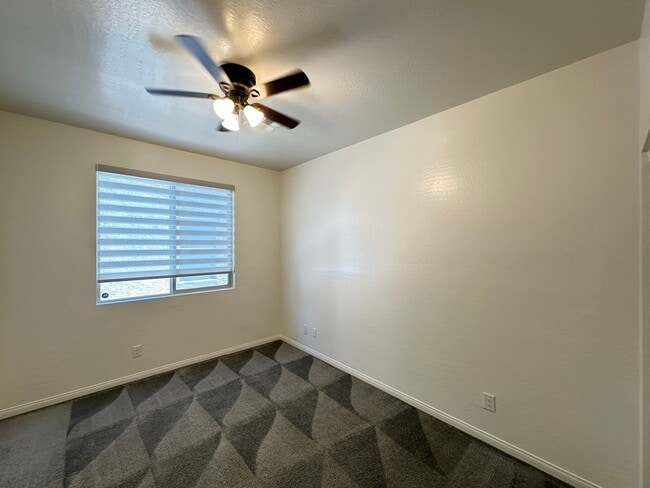 Building Photo - 6784 Pivot Point St