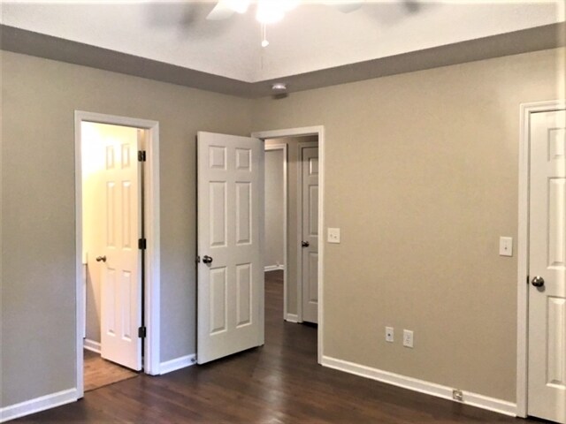 Building Photo - 113 Trickle Dr