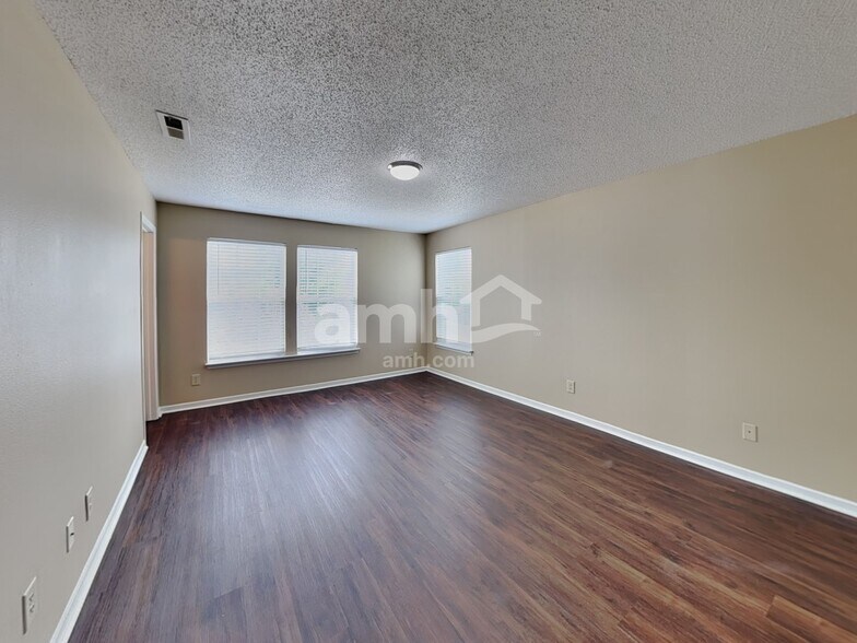 Building Photo - 2898 Hearthside Dr