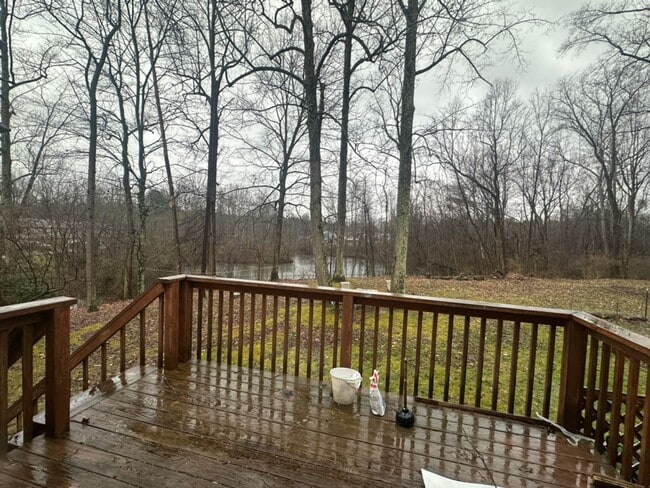 Building Photo - Forest Dr