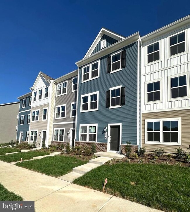 Building Photo - 324 Watercourse Dr