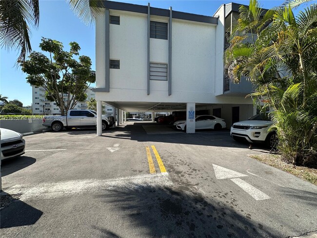 Building Photo - 3582 NE 171 St