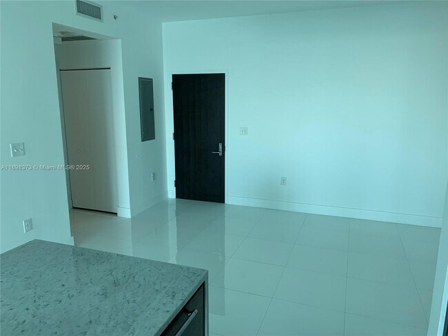 Building Photo - 900 Biscayne Blvd