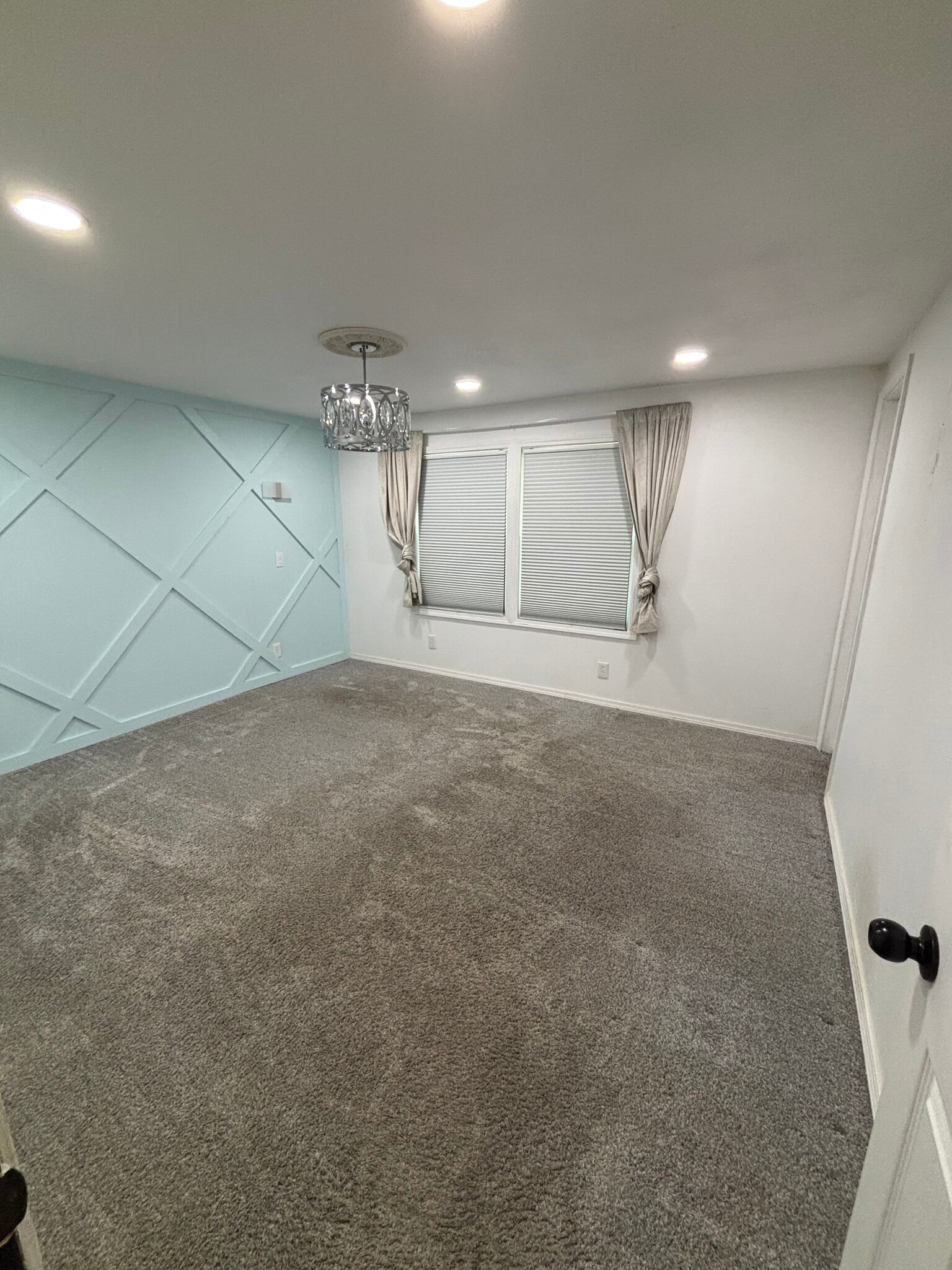 Building Photo - 1584 Stanford Ct