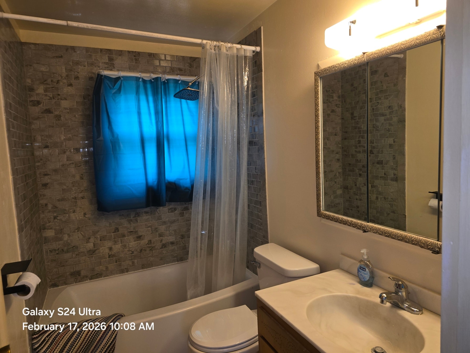 Building Photo - 521 Monroe St