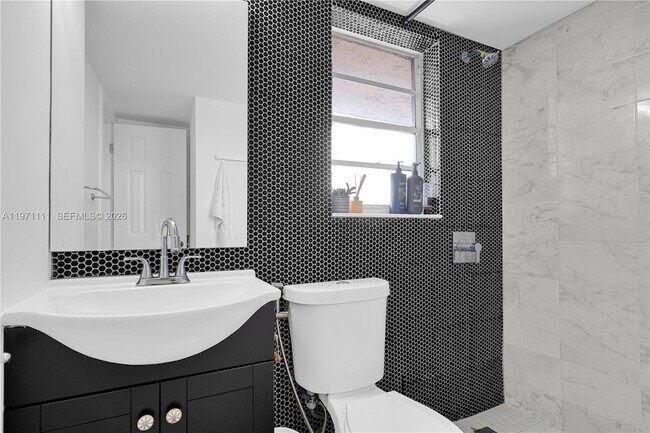 Building Photo - 830 NW 87th Ave