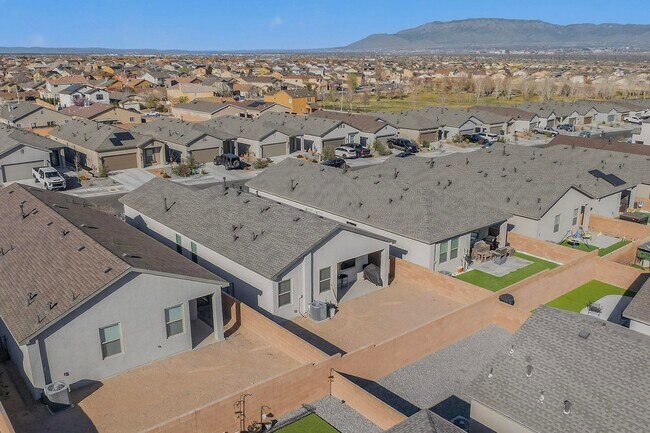 Building Photo - 10650 Valedon Ln SW