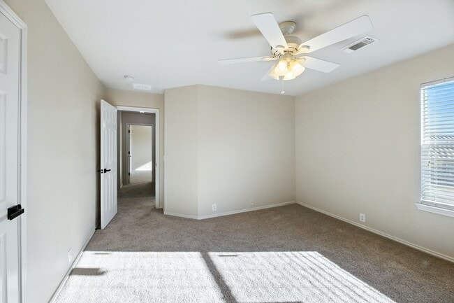 Building Photo - 3933 Brook Hollow Dr