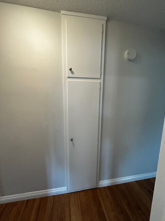 Building Photo - Beautifully Remodeled 3-Bedroom Home for Lease in a Highly Desirable Neighborhood