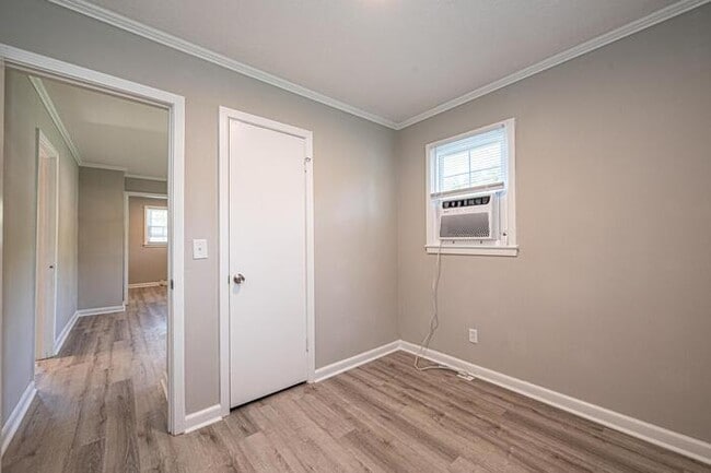 Building Photo - 184 Mill St