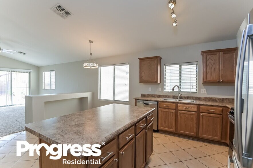 Building Photo - 6737 W Greenland Ct