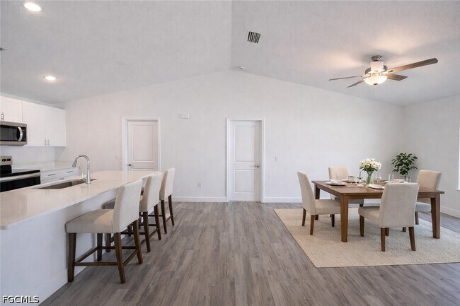 Building Photo - 315 NW 18th Terrace