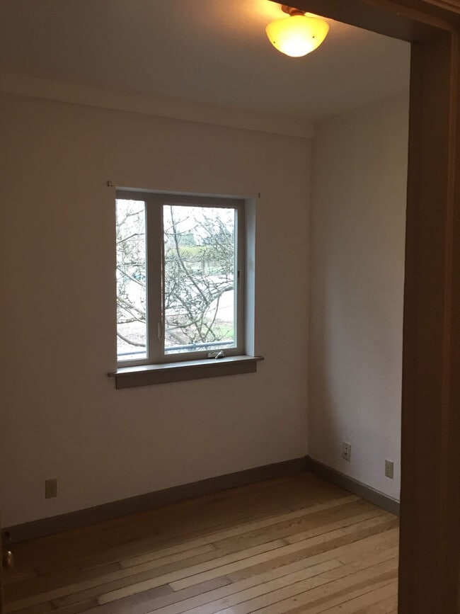 Building Photo - 3 Bedroom Duplex in Whiteaker Neighborhood