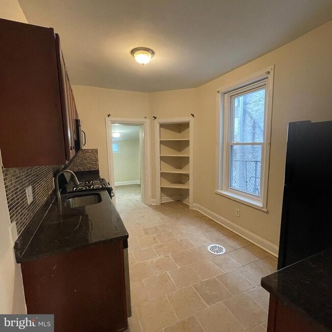 Building Photo - 2214 W Berks St