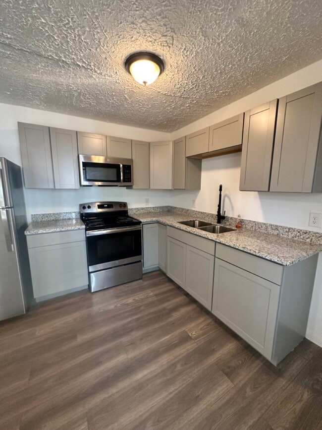 Building Photo - 978 Ringold St