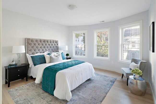 Building Photo - 315 Pearl St