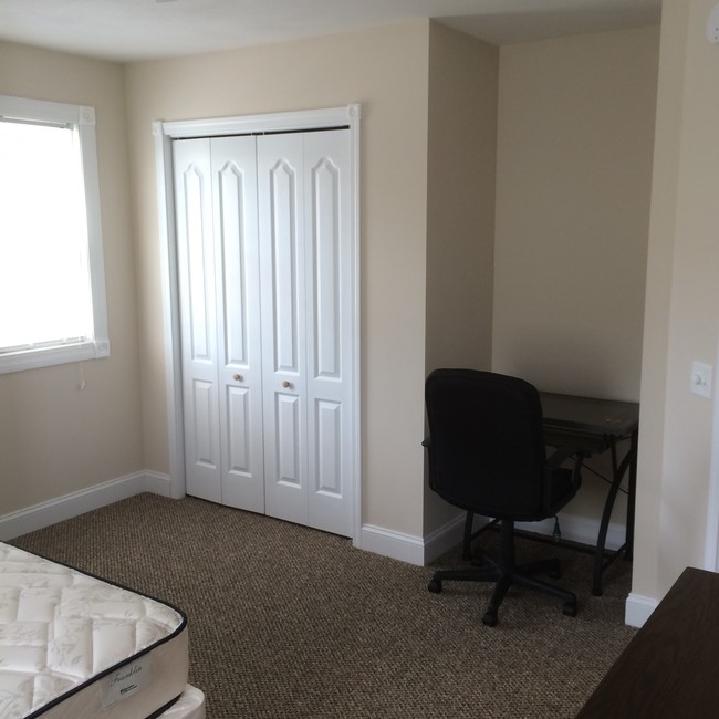 2nd floor bedroom - 91 Lincoln Ave