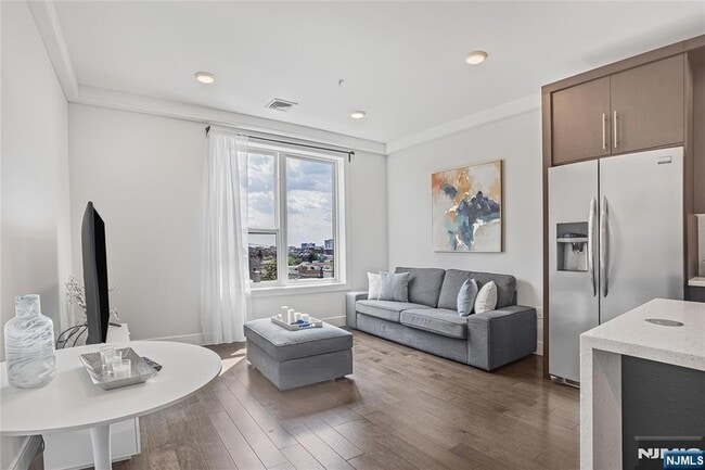 Building Photo - 6401 Park Ave