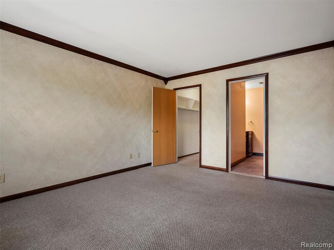 Building Photo - 27689 Echo Valley W