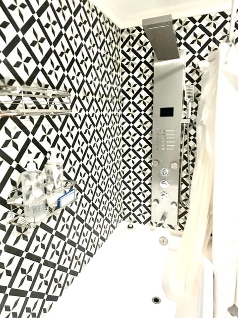 Bathtub - 308 Clifton Plz