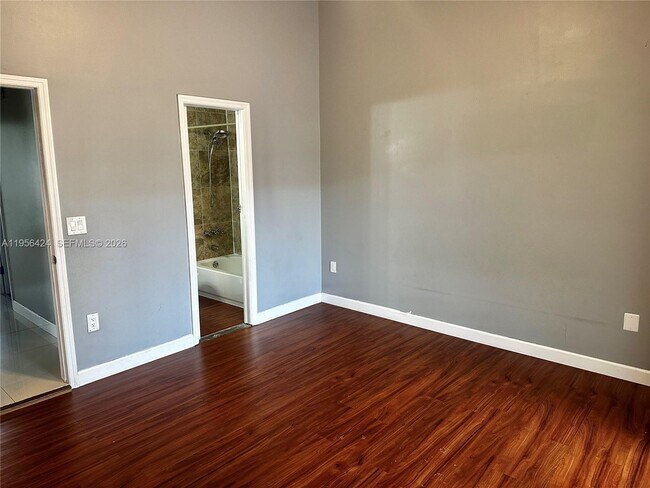 Building Photo - 4249 SW 154th Ave