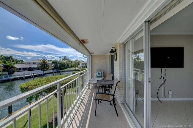 Building Photo - 68 Yacht Club Dr