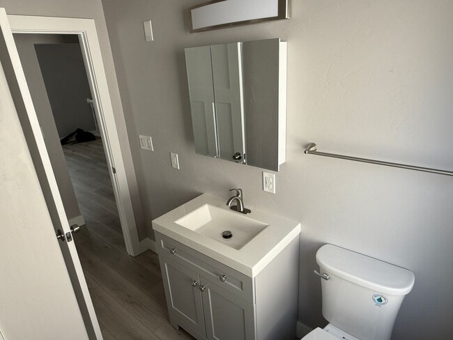 Building Photo - Newly renovated 4 bedroom home!