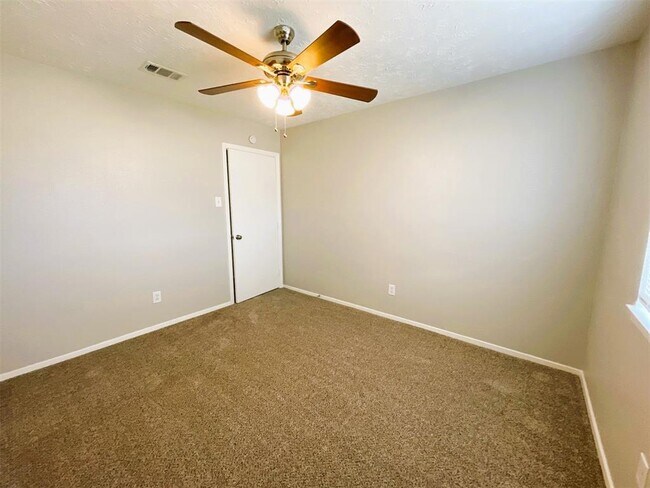 Building Photo - 19939 Edensborough Dr