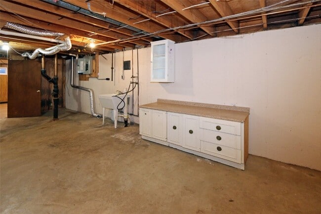 Building Photo - 12901 Fernway Ln