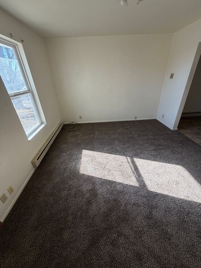 Building Photo - CS-700 N Duplex