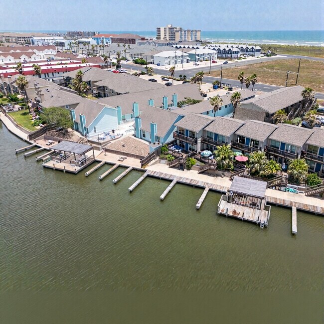 Building Photo - 15209 Leeward Dr