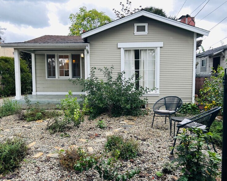 Primary Photo - 2834 Denby Ave