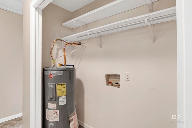 Building Photo - 6429 Schoel Ln