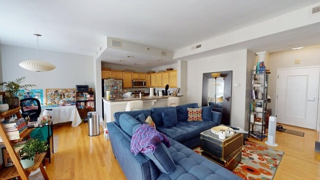 Building Photo - Gateway Plaza in Center City Condo with La...